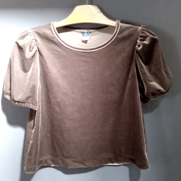 Velvet puff sleeve cropped top - Picture 1 of 4